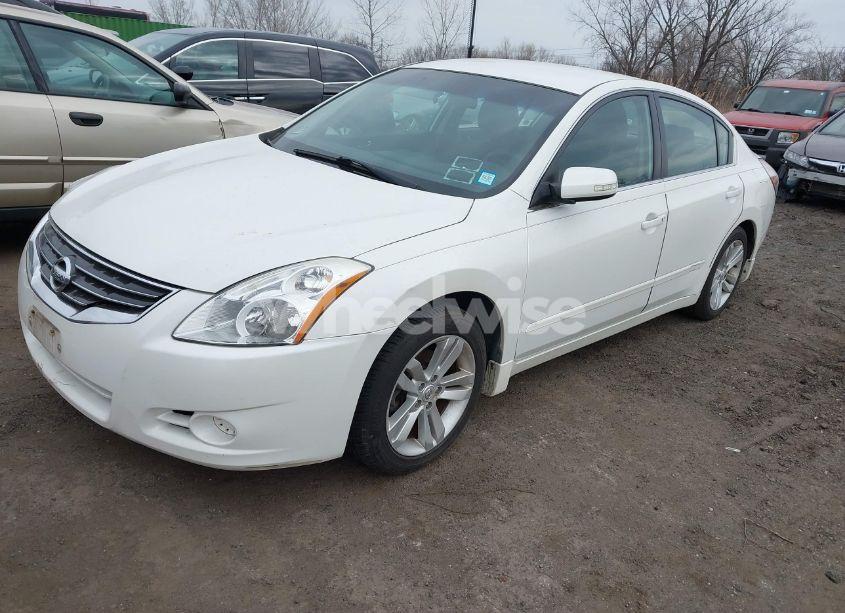 Photo 2 of 2012 Nissan Altima 3.5 SR (VIN 1N4BL2AP2CN404874)