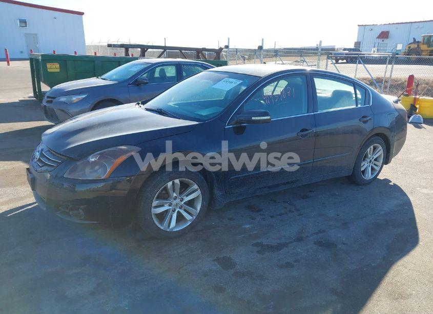 Photo 2 of 2010 Nissan Altima 3.5 SR (VIN 1N4BL2AP3AC146728)