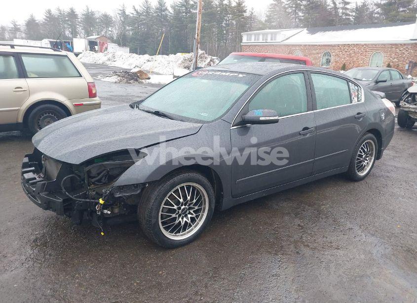 Photo 2 of 2010 Nissan Altima 3.5 SR (VIN 1N4BL2AP3AN491746)