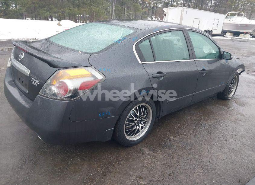 Photo 4 of 2010 Nissan Altima 3.5 SR (VIN 1N4BL2AP3AN491746)