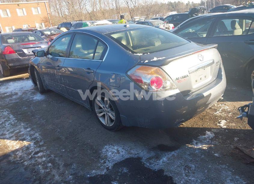 Photo 3 of 2010 Nissan Altima 3.5 SR (VIN 1N4BL2AP3AN556868)
