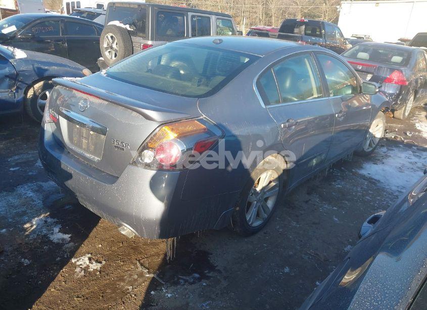 Photo 4 of 2010 Nissan Altima 3.5 SR (VIN 1N4BL2AP3AN556868)