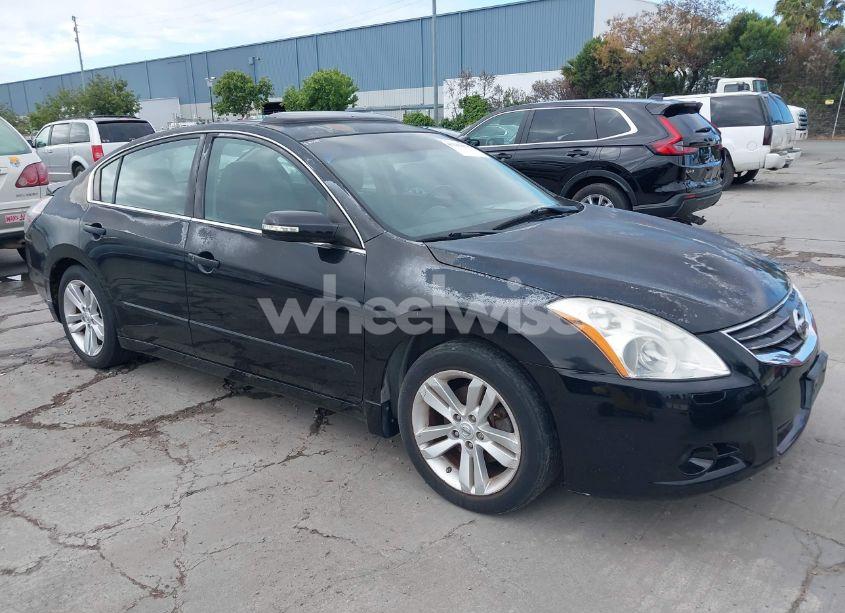 2011 Nissan Altima 3.5 SR (VIN 1N4BL2AP3BN461194) main photo
