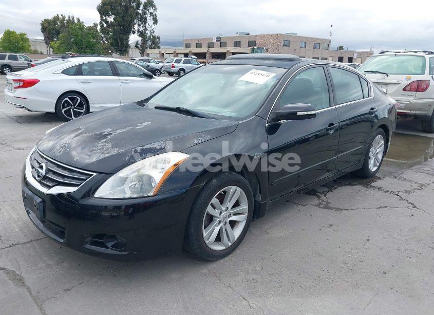 Photo 2 of 2011 Nissan Altima 3.5 SR (VIN 1N4BL2AP3BN461194)