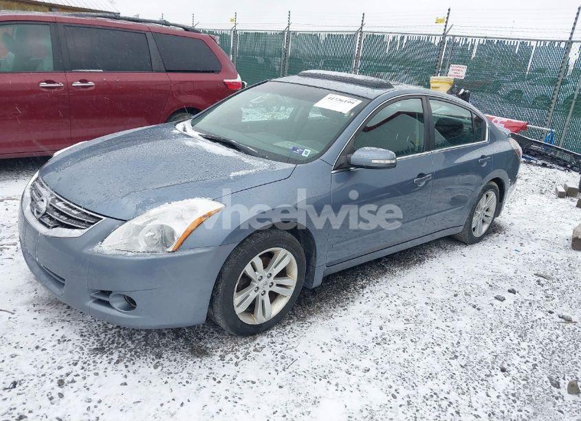 Photo 2 of 2010 Nissan Altima 3.5 SR (VIN 1N4BL2AP4AN480092)