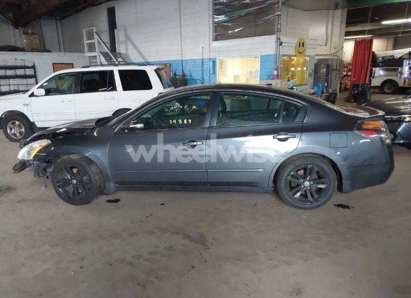 Photo 15 of 2010 Nissan Altima 3.5 SR (VIN 1N4BL2AP4AN534992)