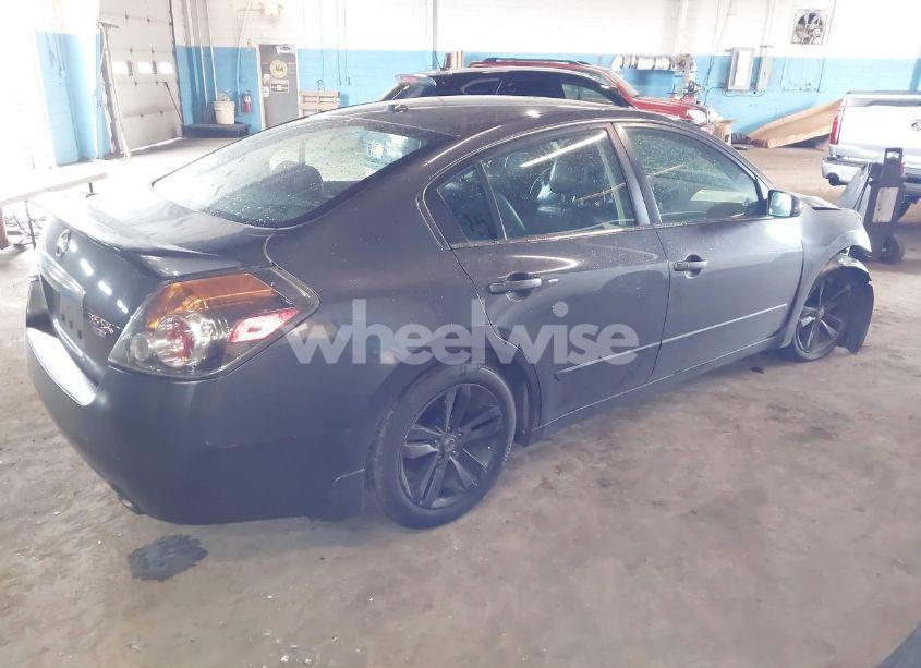 Photo 4 of 2010 Nissan Altima 3.5 SR (VIN 1N4BL2AP4AN534992)