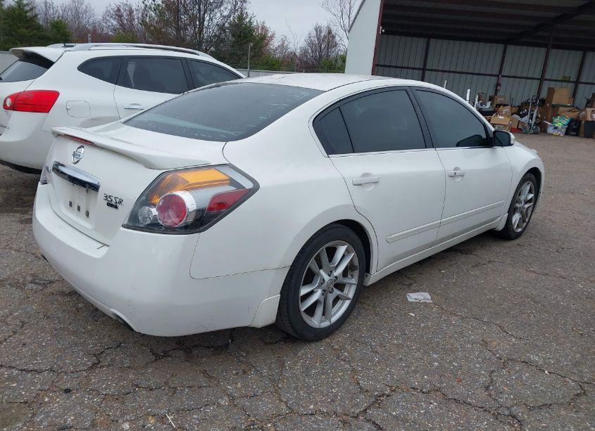 Photo 4 of 2010 Nissan Altima 3.5 SR (VIN 1N4BL2AP5AC103749)