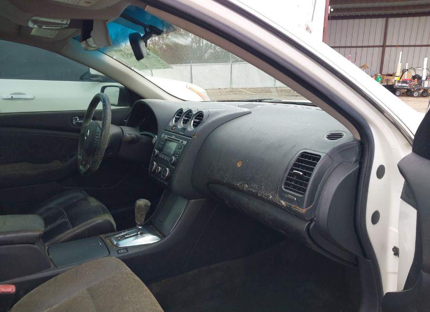 Photo 5 of 2010 Nissan Altima 3.5 SR (VIN 1N4BL2AP5AC103749)