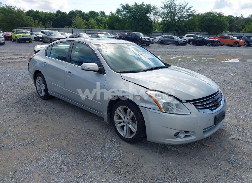 2010 Nissan Altima 3.5 SR (VIN 1N4BL2AP5AN549792) main photo
