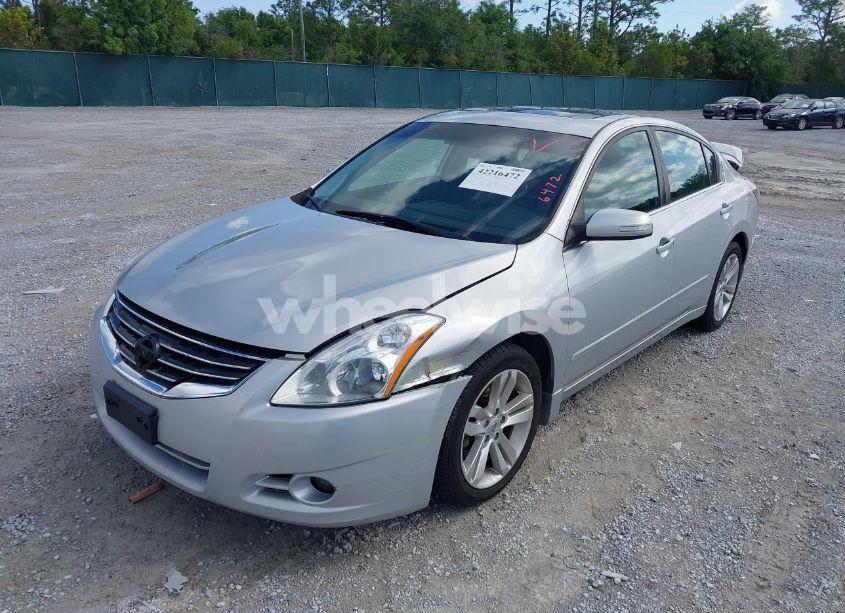 Photo 2 of 2010 Nissan Altima 3.5 SR (VIN 1N4BL2AP5AN549792)