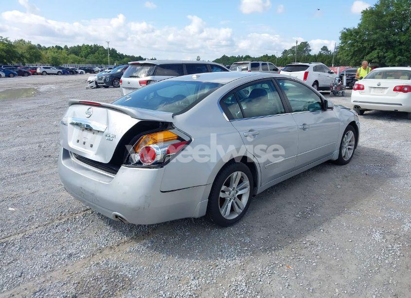Photo 4 of 2010 Nissan Altima 3.5 SR (VIN 1N4BL2AP5AN549792)