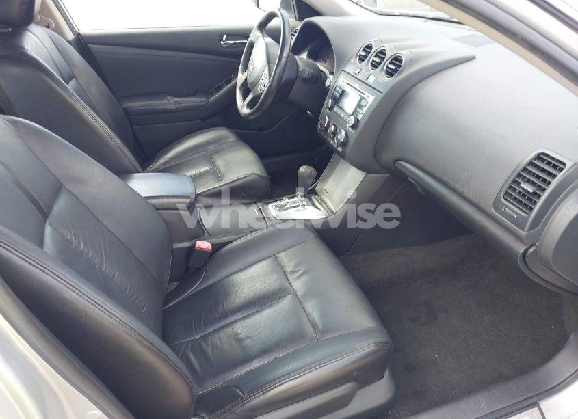 Photo 5 of 2010 Nissan Altima 3.5 SR (VIN 1N4BL2AP5AN549792)