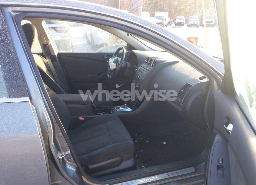 Photo 5 of 2011 Nissan Altima 3.5 SR (VIN 1N4BL2AP5BN516843)