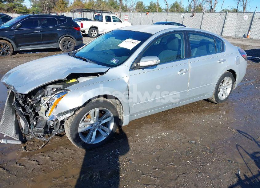 Photo 2 of 2010 Nissan Altima 3.5 SR (VIN 1N4BL2AP6AN463004)