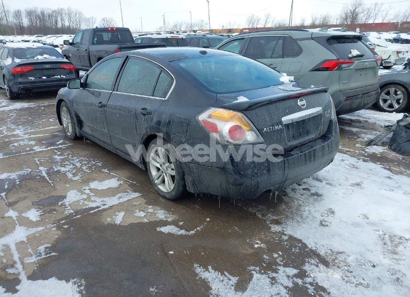 Photo 3 of 2011 Nissan Altima 3.5 SR (VIN 1N4BL2AP6BN468771)