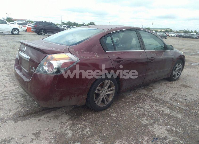 Photo 4 of 2011 Nissan Altima 3.5 SR (VIN 1N4BL2AP6BN493671)