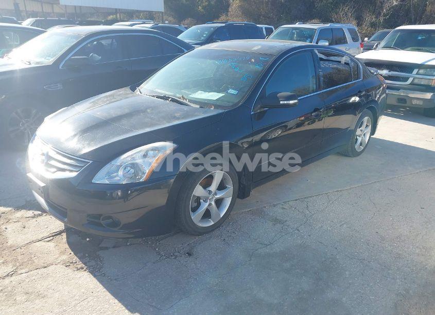 Photo 2 of 2010 Nissan Altima 3.5 SR (VIN 1N4BL2AP7AN416175)
