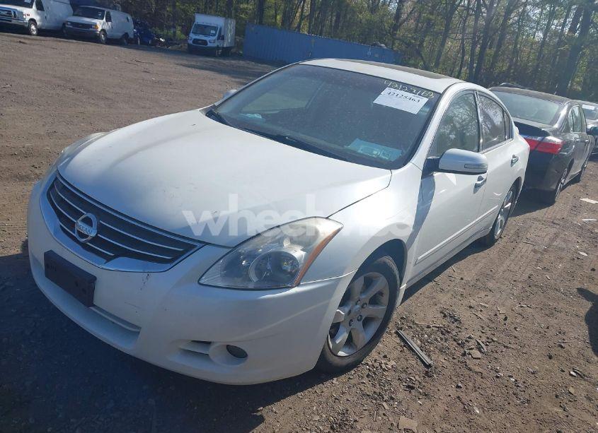 Photo 2 of 2010 Nissan Altima 3.5 SR (VIN 1N4BL2AP7AN462833)