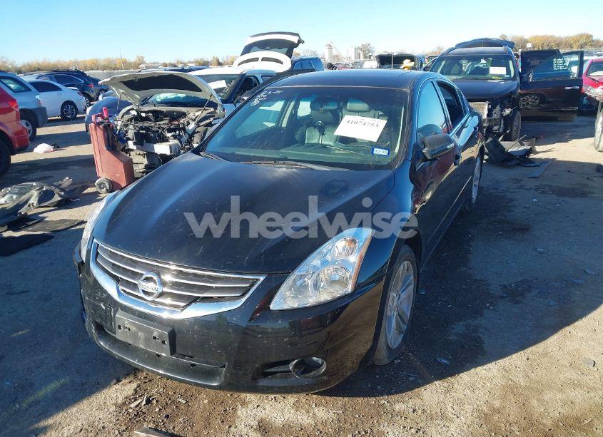 Photo 2 of 2012 Nissan Altima 3.5 SR (VIN 1N4BL2AP7CC139820)