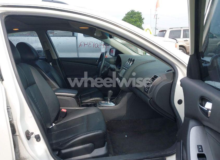 Photo 5 of 2010 Nissan Altima 3.5 SR (VIN 1N4BL2AP8AC181961)