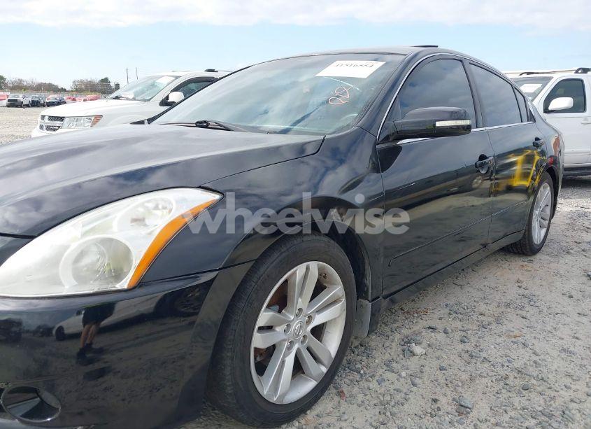 Photo 6 of 2011 Nissan Altima 3.5 SR (VIN 1N4BL2AP8BN428630)