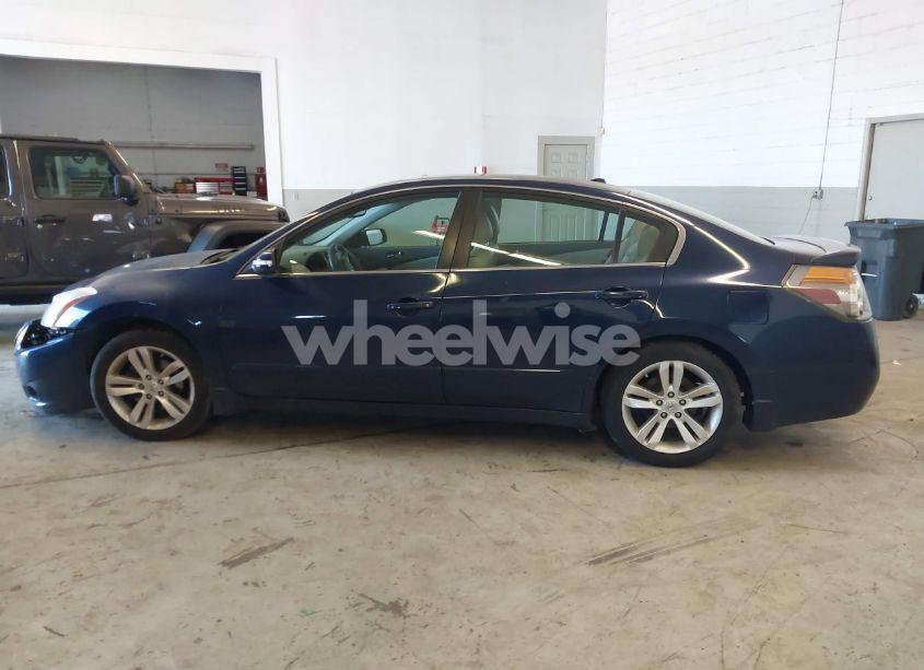 Photo 15 of 2011 Nissan Altima 3.5 SR (VIN 1N4BL2AP8BN468951)