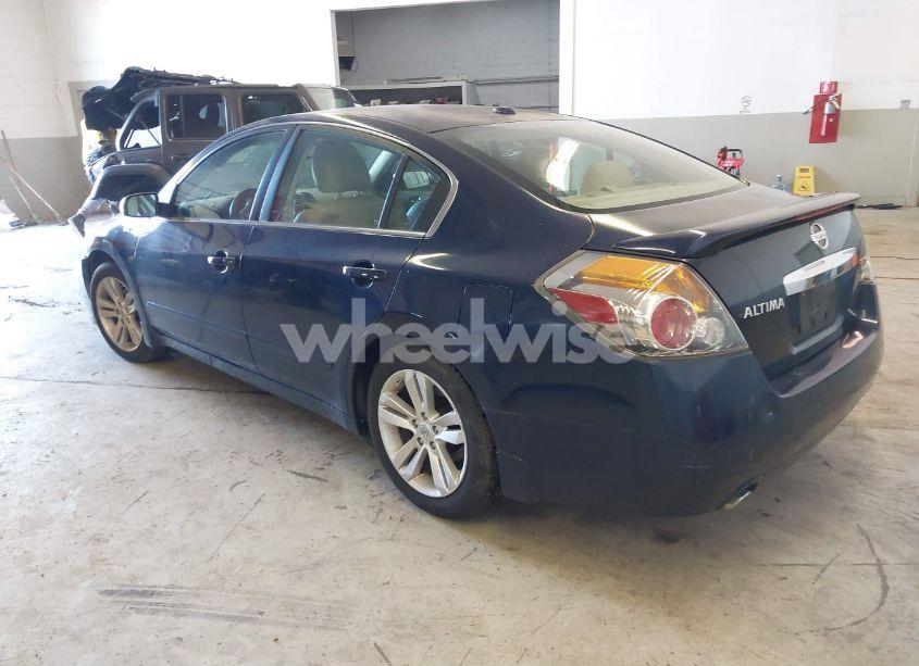 Photo 3 of 2011 Nissan Altima 3.5 SR (VIN 1N4BL2AP8BN468951)