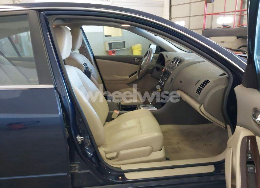 Photo 5 of 2011 Nissan Altima 3.5 SR (VIN 1N4BL2AP8BN468951)