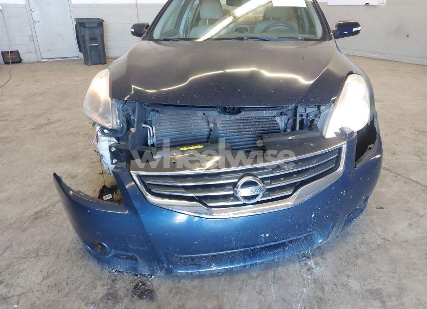 Photo 6 of 2011 Nissan Altima 3.5 SR (VIN 1N4BL2AP8BN468951)