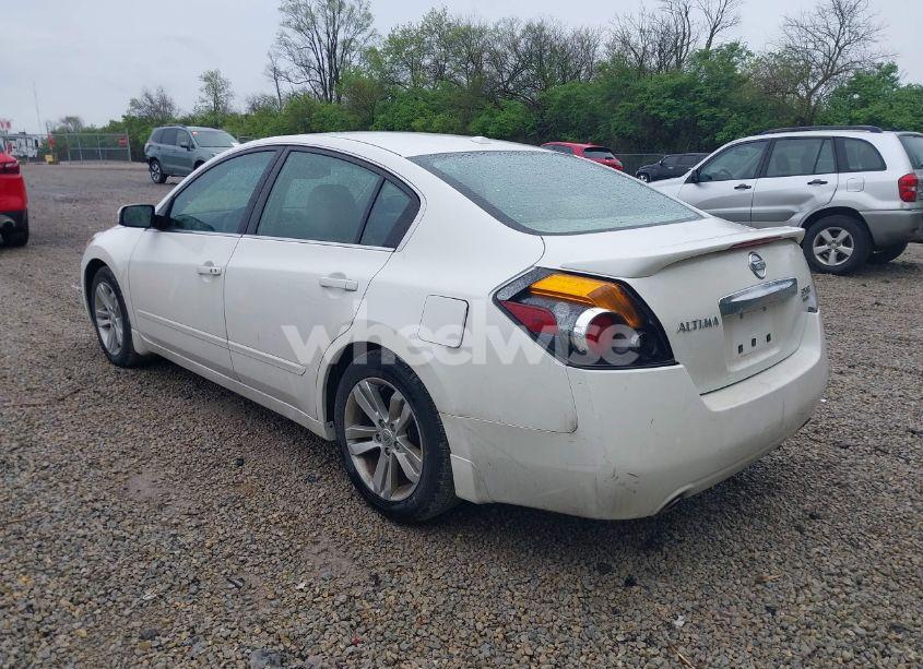 Photo 3 of 2010 Nissan Altima 3.5 SR (VIN 1N4BL2AP9AC101986)