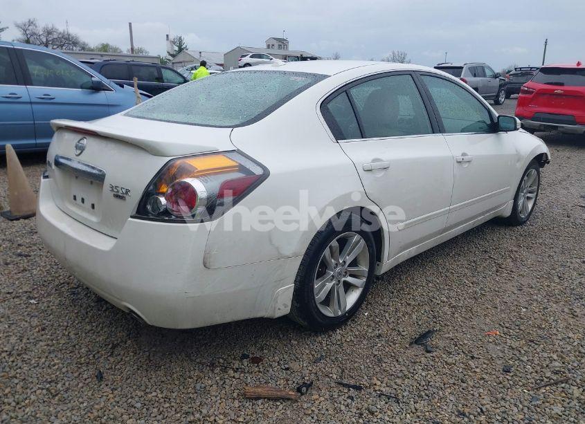 Photo 4 of 2010 Nissan Altima 3.5 SR (VIN 1N4BL2AP9AC101986)