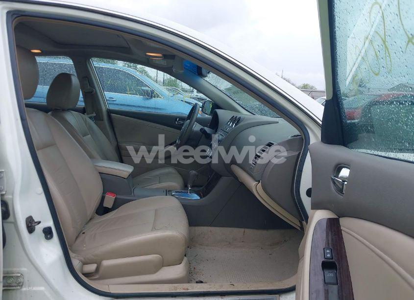 Photo 5 of 2010 Nissan Altima 3.5 SR (VIN 1N4BL2AP9AC101986)