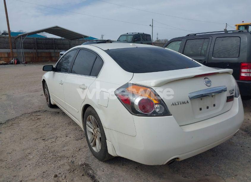 Photo 3 of 2010 Nissan Altima 3.5 SR (VIN 1N4BL2AP9AN472392)