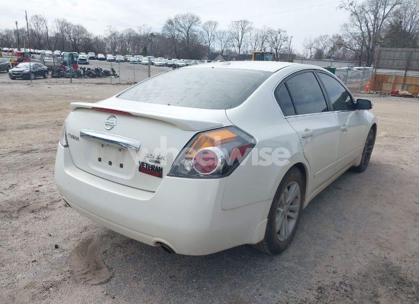 Photo 4 of 2010 Nissan Altima 3.5 SR (VIN 1N4BL2AP9AN472392)