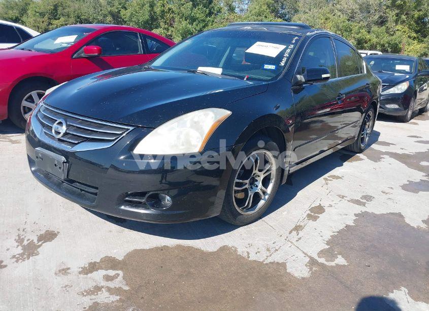 Photo 2 of 2010 Nissan Altima 3.5 SR (VIN 1N4BL2AP9AN517220)