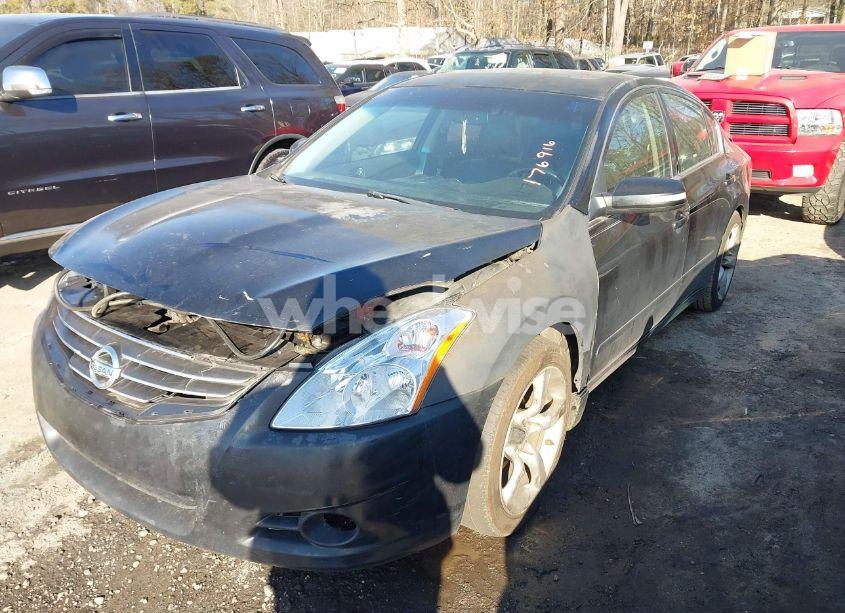 Photo 2 of 2011 Nissan Altima 3.5 SR (VIN 1N4BL2AP9BC176916)