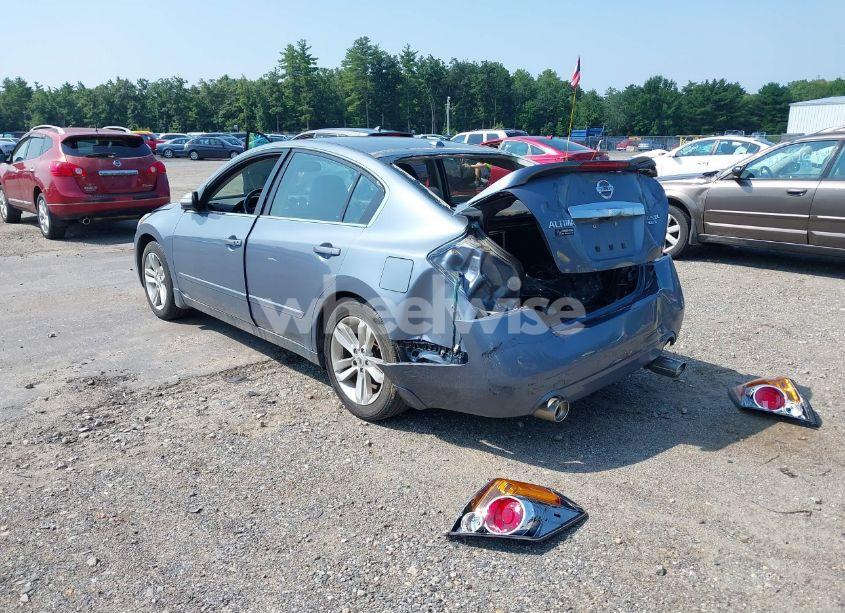 Photo 3 of 2011 Nissan Altima 3.5 SR (VIN 1N4BL2AP9BN402165)