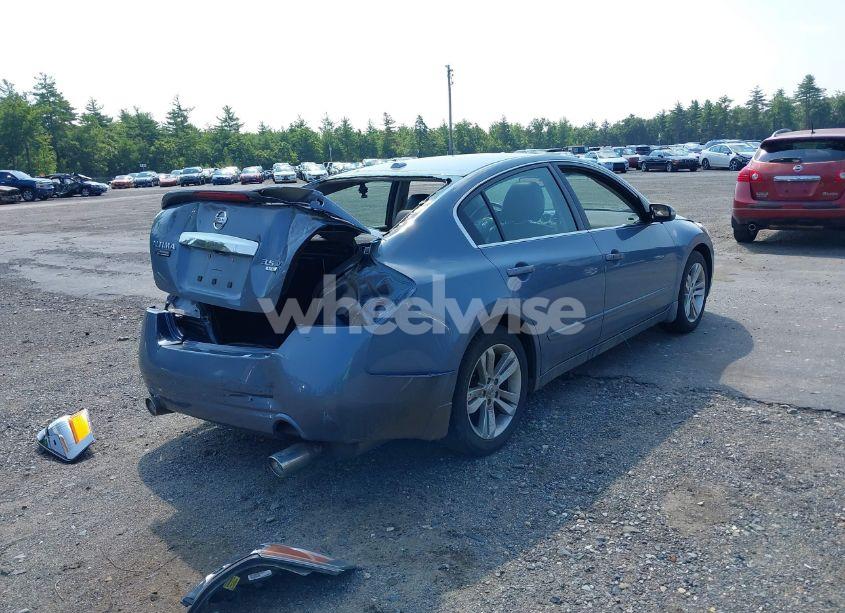 Photo 4 of 2011 Nissan Altima 3.5 SR (VIN 1N4BL2AP9BN402165)