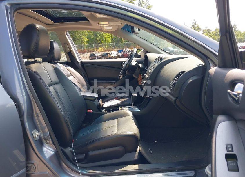 Photo 5 of 2011 Nissan Altima 3.5 SR (VIN 1N4BL2AP9BN402165)