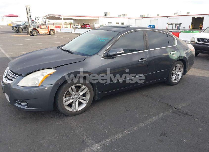 Photo 2 of 2012 Nissan Altima 3.5 SR (VIN 1N4BL2AP9CN485968)