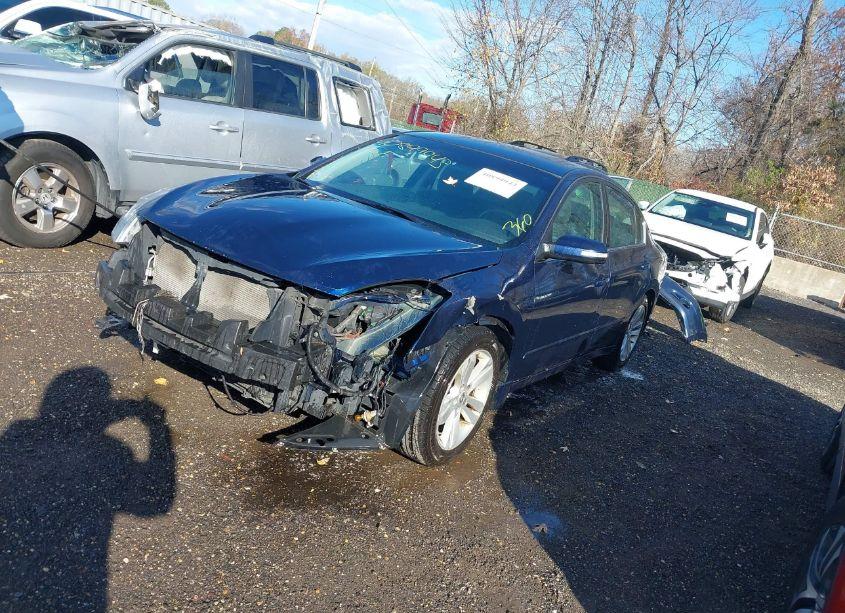 Photo 2 of 2010 Nissan Altima 3.5 SR (VIN 1N4BL2APXAC111359)