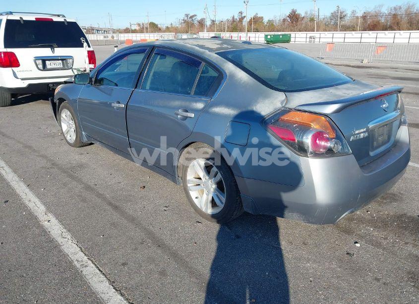 Photo 3 of 2010 Nissan Altima 3.5 SR (VIN 1N4BL2APXAN457125)
