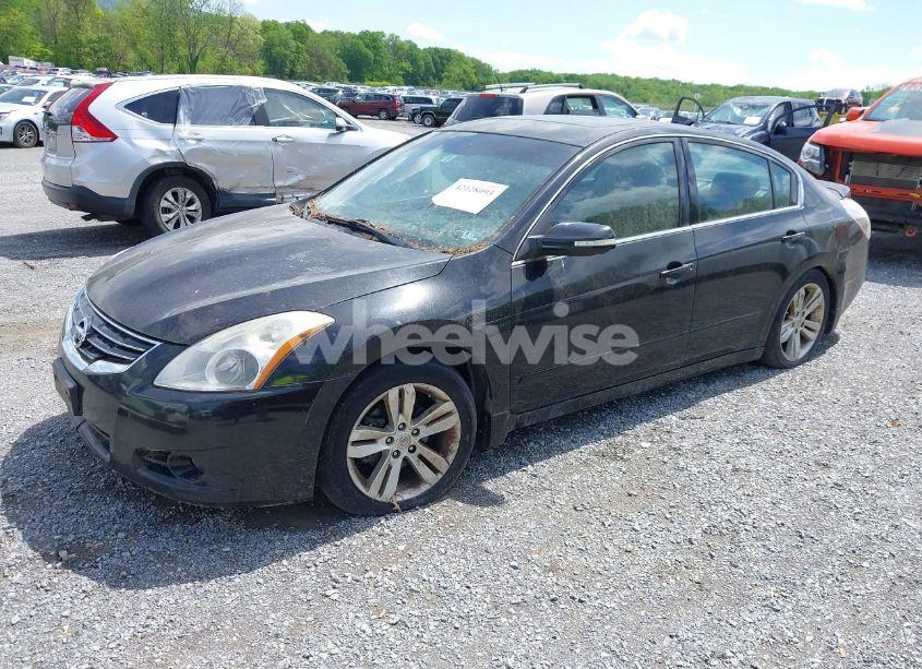 Photo 2 of 2010 Nissan Altima 3.5 SR (VIN 1N4BL2APXAN524791)