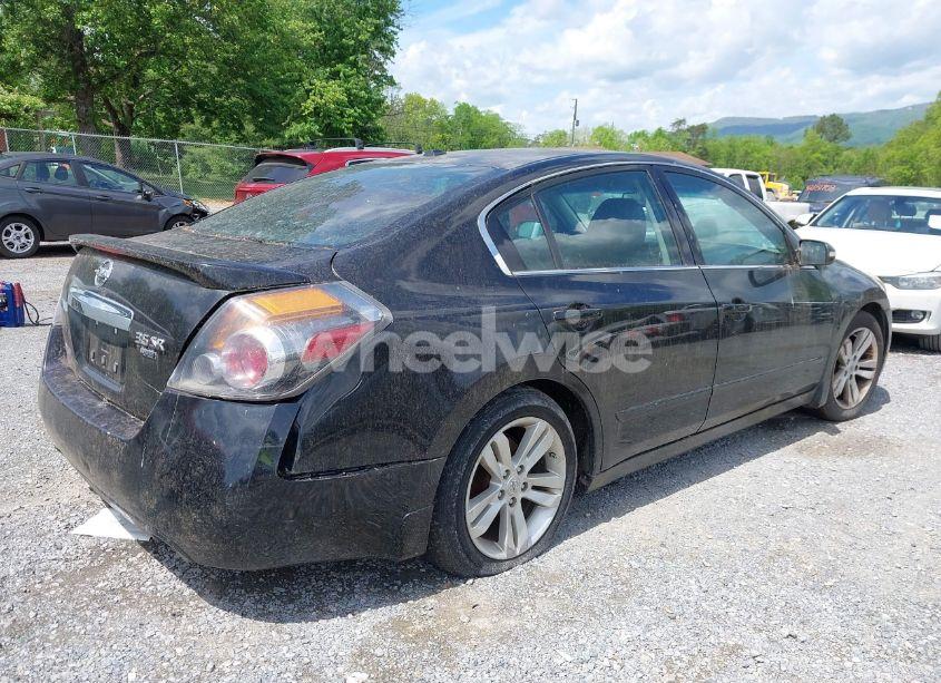 Photo 6 of 2010 Nissan Altima 3.5 SR (VIN 1N4BL2APXAN524791)