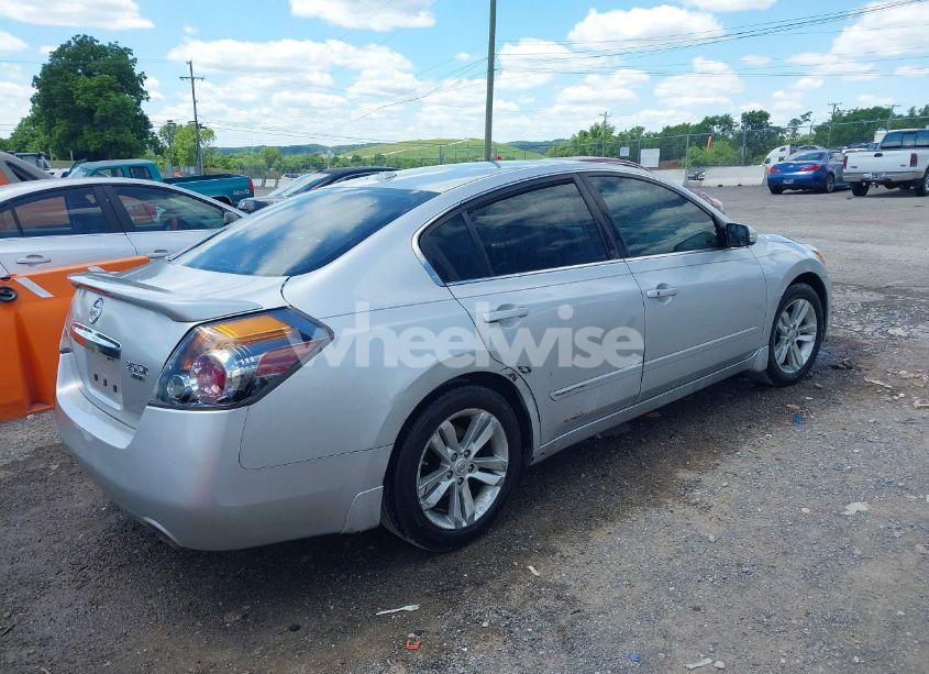 Photo 4 of 2011 Nissan Altima 3.5 SR (VIN 1N4BL2APXBC159817)