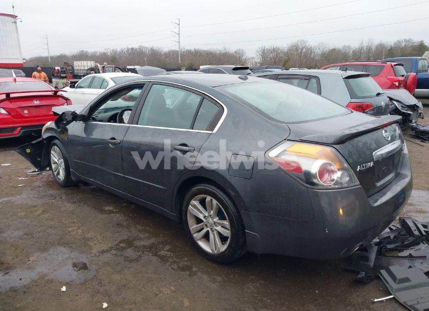Photo 3 of 2011 Nissan Altima 3.5 SR (VIN 1N4BL2APXBN466036)
