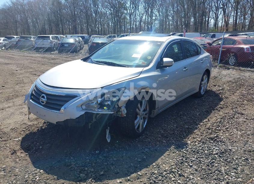 Photo 2 of 2013 Nissan Altima 3.5 SV (VIN 1N4BL3AP0DC201162)