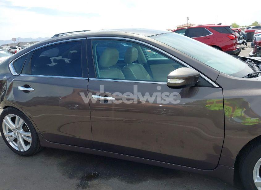 Photo 14 of 2016 Nissan Altima 3.5 SL (VIN 1N4BL3AP0GC141968)