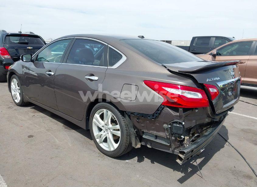 Photo 3 of 2016 Nissan Altima 3.5 SL (VIN 1N4BL3AP0GC141968)